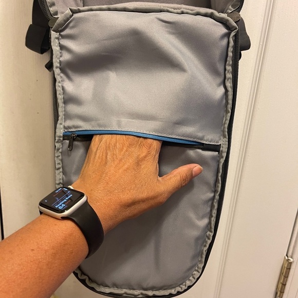 Case Logic Backpack for DSLR Camera and iPad, Gray, Open Box - Picture 14 of 16